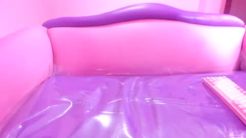 Snapshot of mommy_dirty_squirt chatting on 11, 3, 2025 carolina online show from 11, 3, 2025