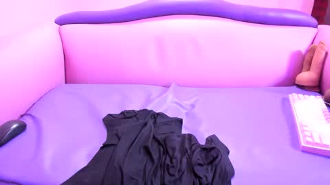 Snapshot of mommy_dirty_squirt chatting on 21, 9, 2025 carolina online show from 21, 9, 2025
