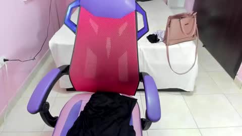 Snapshot of mommy_whore_slut chatting on 12, 3, 2025 call me slut online show from 12, 3, 2025