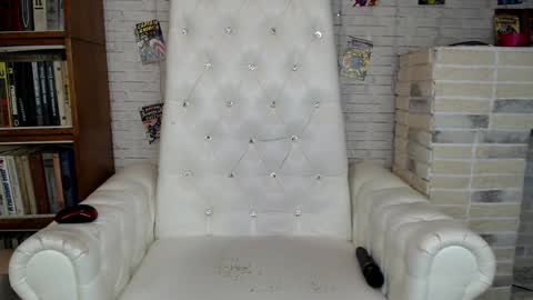 Snapshot of mommymila chatting on 5, 12, 2024 Maria online show from 5, 12, 2024