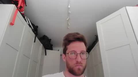 moms_little_monster online show from 22, 4, 2026