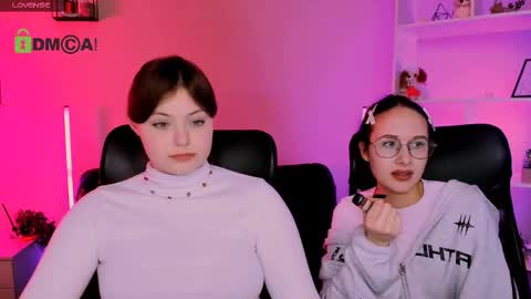 Mona  online show from 15, 12, 2025