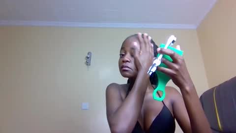 Mona online show from 3, 11, 2025