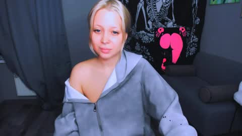   online show from 30, 4, 2026