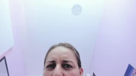 paola online show from 12, 4, 2026