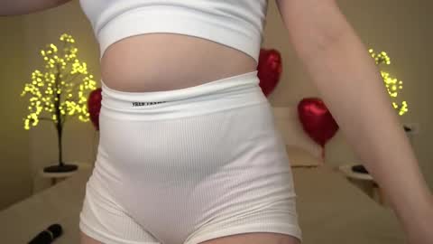 Snapshot of monamourrrr chatting on 20, 2, 2025 Taina online show from 20, 2, 2025