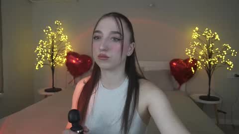Snapshot of monamourrrr chatting on 12, 3, 2025 Taina online show from 12, 3, 2025