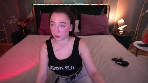 Snapshot of monamourrrr chatting on 20, 9, 2025 Taina online show from 20, 9, 2025