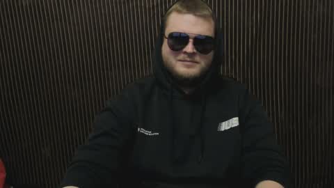 Snapshot of moneycumshot chatting on 6, 3, 2026 Alex online show from 6, 3, 2026