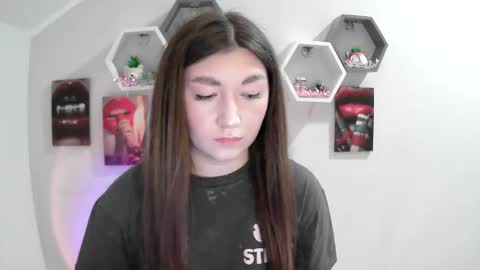 sweet girl and shine body online show from 10, 9, 2025