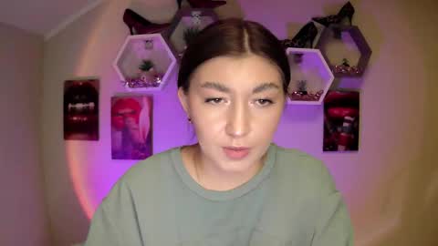 sweet girl and shine body online show from 27, 9, 2025