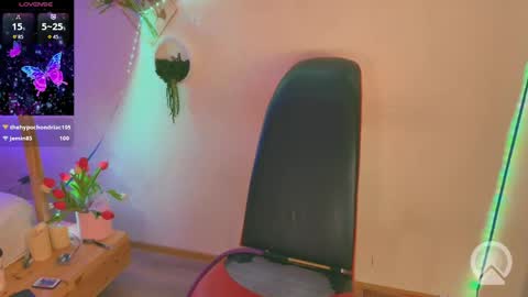 Snapshot of monikate_ chatting on 22, 4, 2026 Himy name Kateim pvt model with hairy pussy online show from 22, 4, 2026