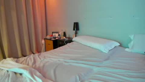 Monikfree online show from 4, 2, 2025