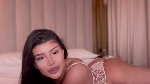 Snapshot of moniqueeass chatting on 6, 10, 2025 Alessia online show from 6, 10, 2025