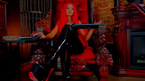 Snapshot of moniqueresse chatting on 18, 10, 2025 Monique C online show from 18, 10, 2025