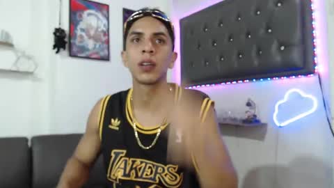 simon dice online show from 5, 3, 2025