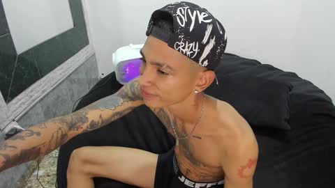 monkeyd_66 online show from 8, 2, 2025