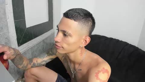 monkeyd_66 online show from 27, 2, 2025