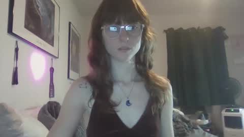 Snapshot of monkeygirl99 chatting on 21, 2, 2026 monkeygirl9 come play with me slut daddy bad spanking cute girl submissive online show from 21, 2, 2026