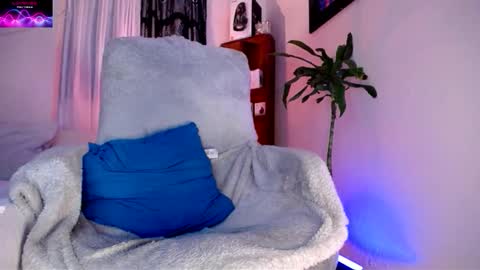 Snapshot of monnojones chatting on 11, 10, 2025 monnojones online show from 11, 10, 2025