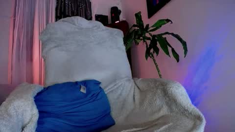 Snapshot of monnojones chatting on 5, 12, 2025 monnojones online show from 5, 12, 2025