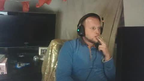 Snapshot of monomike1988 chatting on 19, 10, 2025 Egbert online show from 19, 10, 2025