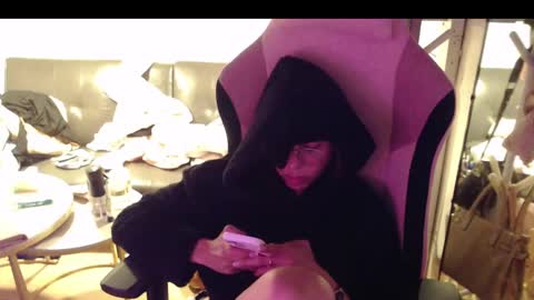 ELYSE A SIMPLE GIRL online show from 9, 12, 2024