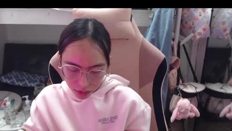 ELYSE A SIMPLE GIRL online show from 11, 12, 2024