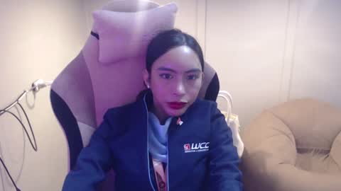 ELYSE A SIMPLE GIRL online show from 3, 2, 2025