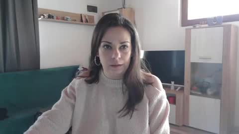 Snapshot of montserrat123 chatting on 11, 2, 2025 Monse online show from 11, 2, 2025