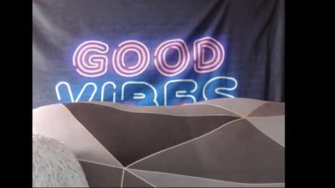 Snapshot of mood_us chatting on 23, 2, 2026 im Model Independent you can support me with a followtip and thumbs up please its important for you online show from 23, 2, 2026