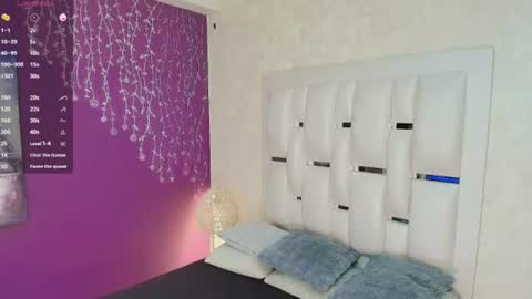 Snapshot of moom_ivy_ chatting on 26, 7, 2026 online show from 26, 7, 2026