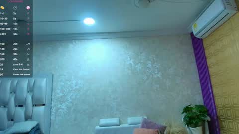 Snapshot of moom_ivy_ chatting on 28, 7, 2026 online show from 28, 7, 2026