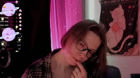 Snapshot of moon__girl chatting on 29, 10, 2025 Roxy online show from 29, 10, 2025