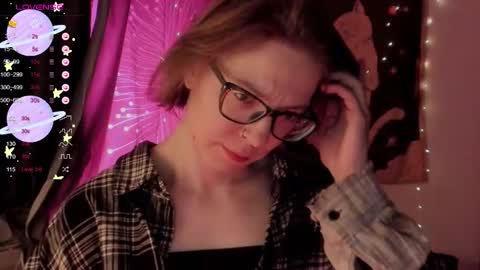 Snapshot of moon__girl chatting on 22, 11, 2025 Roxy online show from 22, 11, 2025