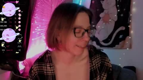 Snapshot of moon__girl chatting on 25, 11, 2025 Roxy online show from 25, 11, 2025