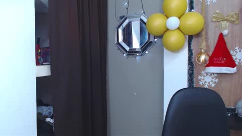 Snapshot of moon_and_fire_ chatting on 27, 11, 2025 moon_and_fire_ online show from 27, 11, 2025