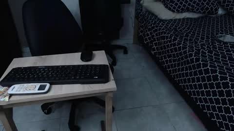 Snapshot of moon_and_fire_ chatting on 3, 12, 2025 moon_and_fire_ online show from 3, 12, 2025