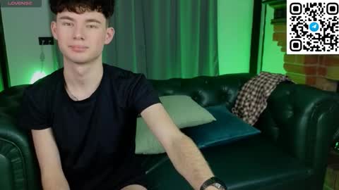 Snapshot of moon_gloww chatting on 25, 2, 2026 moon_gloww online show from 25, 2, 2026