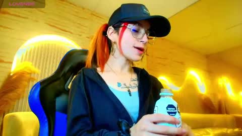 Snapshot of moon_red_r chatting on 19, 5, 2026 Moon online show from 19, 5, 2026