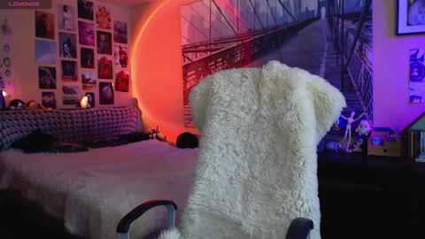 Snapshot of moon_sugar_ chatting on 4, 3, 2025 Keira online show from 4, 3, 2025
