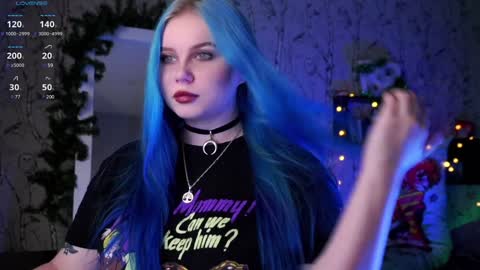 Snapshot of moon_valkyriie chatting on 12, 1, 2025 Emilia online show from 12, 1, 2025