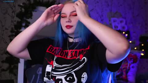 Snapshot of moon_valkyriie chatting on 27, 1, 2025 Emilia online show from 27, 1, 2025