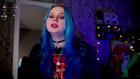 Snapshot of moon_valkyriie chatting on 7, 2, 2025 Emilia online show from 7, 2, 2025