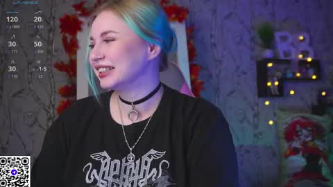 Snapshot of moon_valkyriie chatting on 9, 9, 2025 Emilia online show from 9, 9, 2025