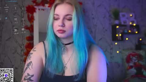 Snapshot of moon_valkyriie chatting on 10, 9, 2025 Emilia online show from 10, 9, 2025