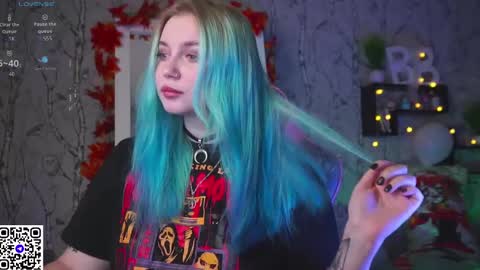 Snapshot of moon_valkyriie chatting on 12, 9, 2025 Emilia online show from 12, 9, 2025