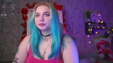 Snapshot of moon_valkyriie chatting on 20, 9, 2025 Emilia online show from 20, 9, 2025