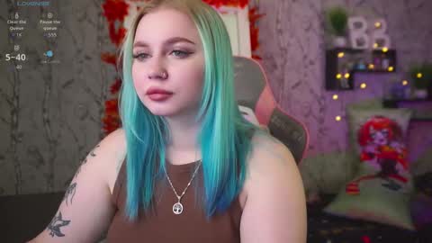 Snapshot of moon_valkyriie chatting on 1, 10, 2025 Emilia online show from 1, 10, 2025