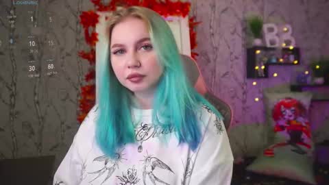 Snapshot of moon_valkyriie chatting on 2, 10, 2025 Emilia online show from 2, 10, 2025